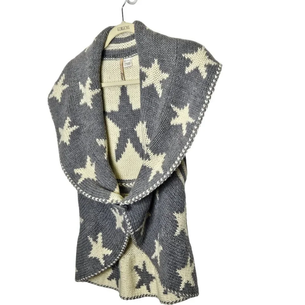 Elan Gray Cream Star Pattern Acrylic Knit Vest Big Safety Pin Clip 4th of July O